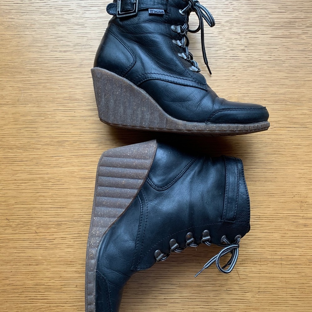 MAG Wedge Boots
